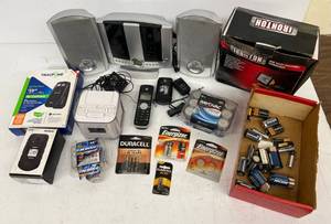 lot 182 image: Misc. Electronics Lot