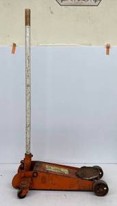 lot 250 image: Tru- Lift 2 Ton Floor Jack