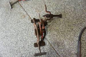 lot 13 image: Ridgid Model 350 Pipe Threading Tool