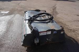 lot 3 image: Virnig Universal Mount Bobcat Skid Loader Skid Steer 72 Sweeper Bucket Attachment