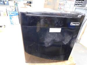 Magic Chef  1.7 cu. ft. Freezerless Mini Fridge in Black