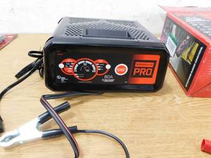 Schumacher Electric  Schumacher Pro Automotive 12-Volt Battery Charger and 80-Amp Engine Starter with Maintainer and Boost Mode