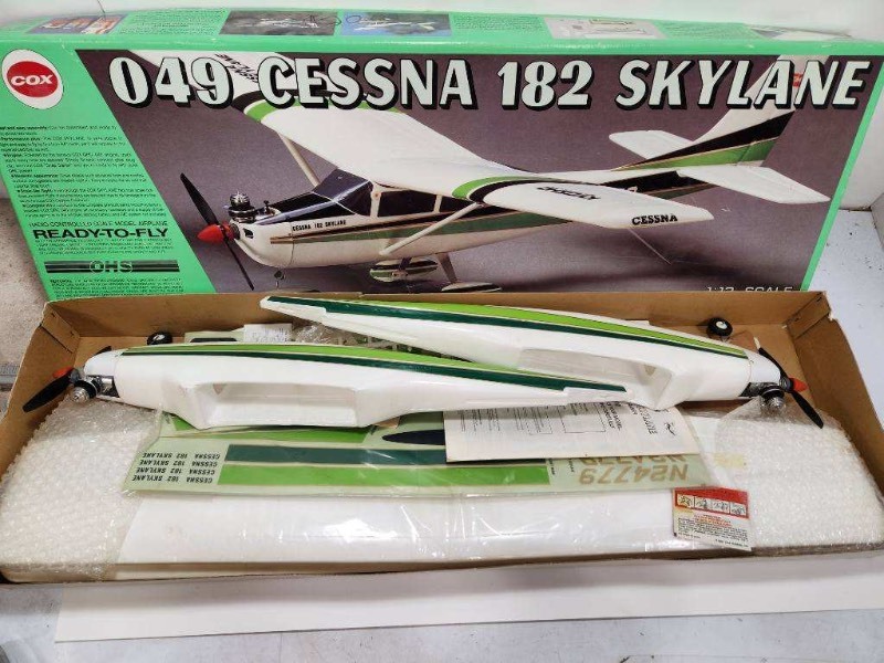 Large Vintage Cox 049 Cessna 182 Skylane RC Airplane Model Kit