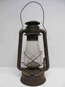 lot 45 image: Antique DIETZ Blizzard Lantern