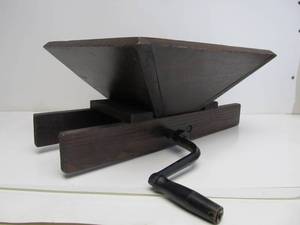 lot 61 image: Primitive Antique Wooden Hand Crank HOCKING VALLEY Oasis Fruit & Grape Crusher