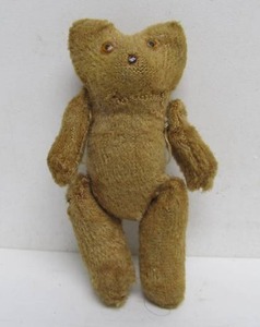 lot 102 image: Orig Antique Miniature STEIFF Jointed Baby Bear