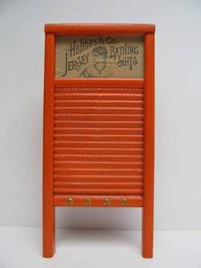 lot 132 image: Antique Washboard Key or Utensil Rack
