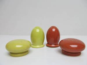 lot 145 image: 2 Sets of Mid Century RED WING Pottery Salt & Pepper Shakers