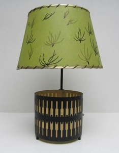 lot 146 image: Great Looking Mid Century 1950s Double Light Table Lamp wGreen Fiberglass Shade