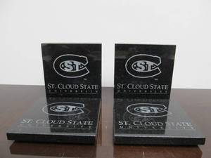 lot 152 image: Quality Granite SAINT CLOUD STATE Coaster Set