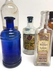 lot 161 image: Lot of Vintage & Antique Bottles