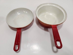 lot 185 image: Vintage Mid Century Enameled Cast Iron Pot wSkillet Lid