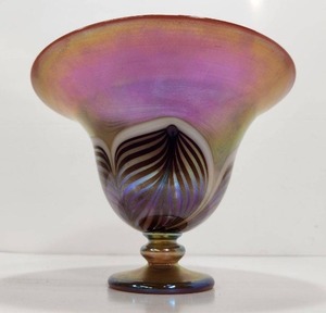 lot 193 image: Stunning LARGE Signed Steven Lundberg 2-Piece Art Glass Pedestal BowlVase