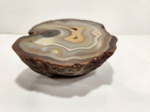 lot 217 image: Large Display Agate