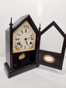 lot 234 image: Antique SETH THOMAS Mantel Clock wPendulum & Key