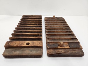 lot 239 image: Primitive Antique Wooden Cigar Mold