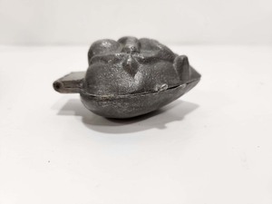 lot 238 image: Antique Hinged Aluminum CupidHeart Chocolate Mold