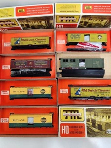 lot 248 image: Lot of New or Like-New Vintage HO Train Cars wOriginal Boxes
