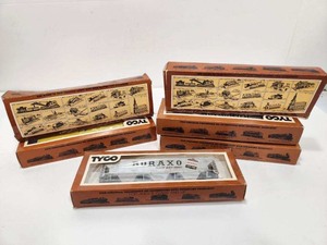 lot 251 image: Lot of Vintage HO Scale TYCO Train Cars 