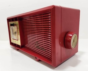 lot 8 image: Awesome Vintage 1950s Sylvania Red Clock Radio
