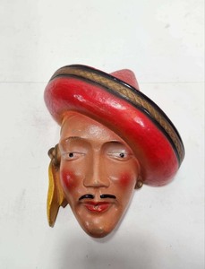 lot 296 image: Excellent Vintage 1940s era Mexican Sombrero Man String Holder