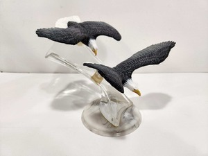 lot 274 image: Large Porcelain Bradford Exchange Eternal Strength by Bill Wieger Eagle Statue - Aerial Majesty