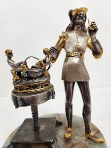 lot 299 image: Exceptional Italian Giuseppi Vasari Sculpture of Benvenuto Cellini - The Salt Cellar