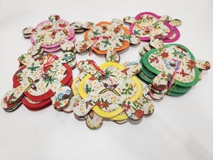lot 324 image: Lot of Chinese Paper Lanterns