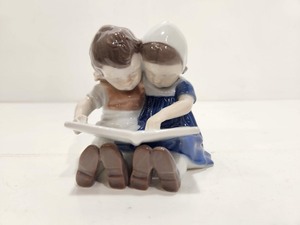 lot 331 image: Signed Mid Century BING & GRONDAHL Denmark Porcelain Figurine - Boy & Girl Reading