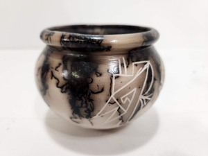 lot 328 image: Signed Native American Horsehair Pottery Vase