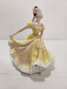 lot 333 image: Mint Condition ROYAL DOULTON Figurine wBox - Ninette