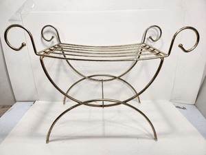 lot 338 image: Vintage Scrolled Brass Finished Metal Vanity StoolChair