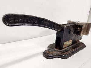 lot 339 image: Antique Early 1900s DR SCHOLLS Cast Iron Industrial Arch Fitter Shoe Fitting Tool