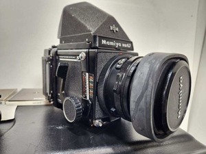 lot 378 image: Very Nice Large Vintage Mamiya RB67 Professional Film Camera wCase