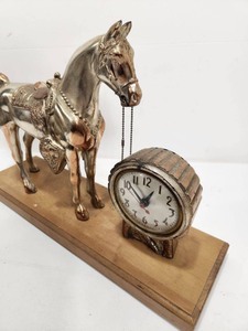 lot 358 image: Vintage 1950s Carriage Clock w Metal Horse Statue