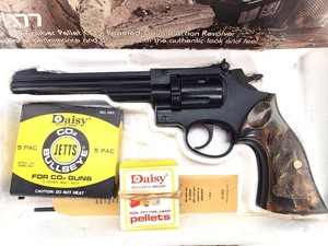 lot 374 image: Excellent Vintage CROSMAN Model 38T  .177 Cal Double Action Revolver Air Pistol