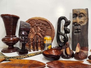 lot 174 image: Estate Lot of Vintage African & Other Tribal Wood Carvings