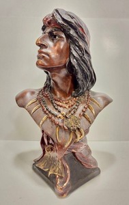 lot 3 image: Original Antique Large HIAWATHA Cigar Store Indian Bust Countertop Display Statue
