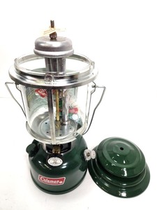 lot 4 image: Mint in Box NOS Vintage COLEMAN Lantern Model 220J