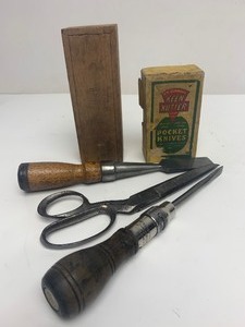 lot 129 image: Great Lot of Antique KEEN CUTTER Tools & Boxes