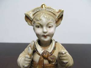 lot 390 image: Antique Chinese Seated Nodder Doll Porcelain
