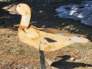 lot 281 image: Charming Vintage Swan Garden Dcor Stakes