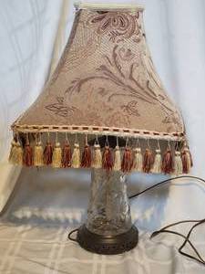 lot 208 image: 1950s Floral Cut Glass Table Lamp Rose Design Base
