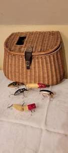 lot 52B image: Vintage Crank Bait Lures and Krill Basket