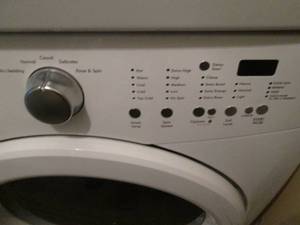 lot 3 image: Kenmore stackable clothes washer...