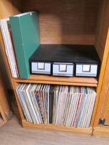 lot 303 image: Huge collection of vinyl record alb...