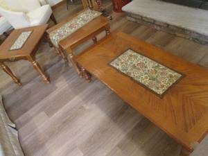 lot 319 image: 3pc medium toned carved wood Coffee...
