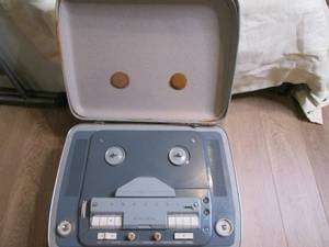 lot 325 image: German made Grundig TK-45 Reel to r...