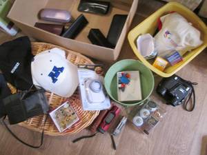 lot 329 image: Assortment of Vintage girl scouts p...