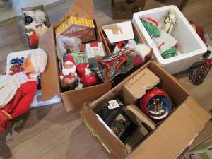 lot 340 image: (5) boxes of Christmas books and de...